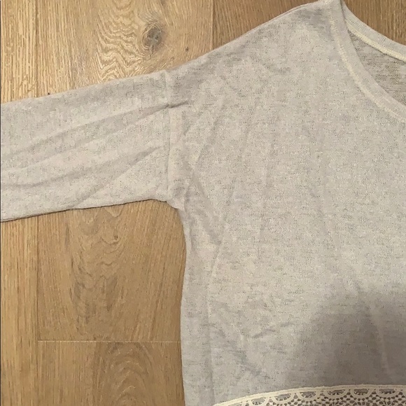 Abercrombie & Fitch - Picture 6 of 10